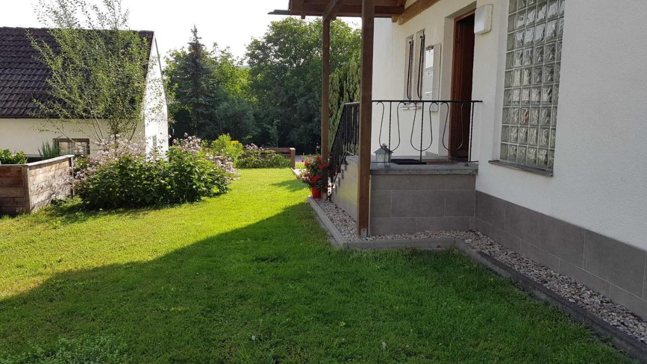 Ferienwohnung Schwarz Gasseldorf Exterior foto